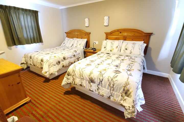 Room 44 of 181
