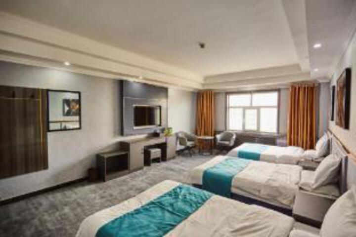 Room 8 of 8