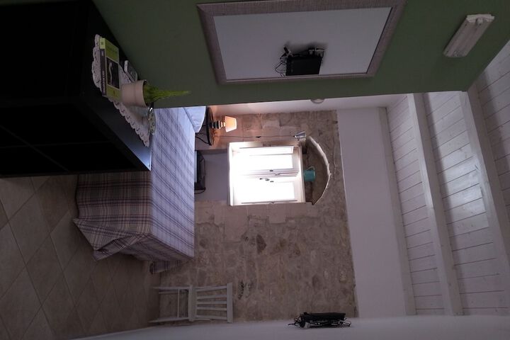 Room 16 of 50