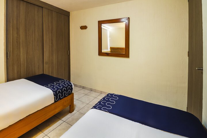 Room 6 of 43