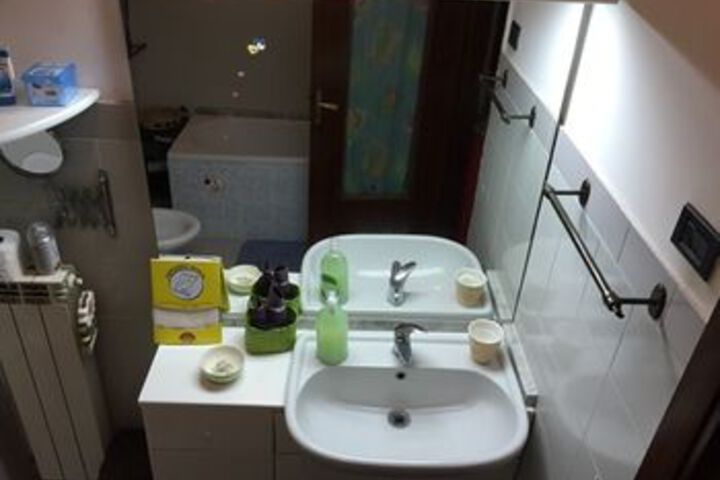 Room 5 of 25
