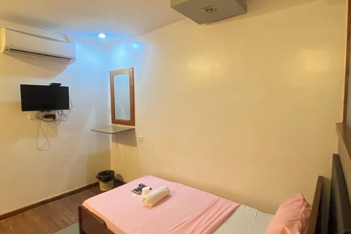 Room 9 of 51