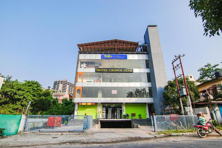 FabHotel Crown Star