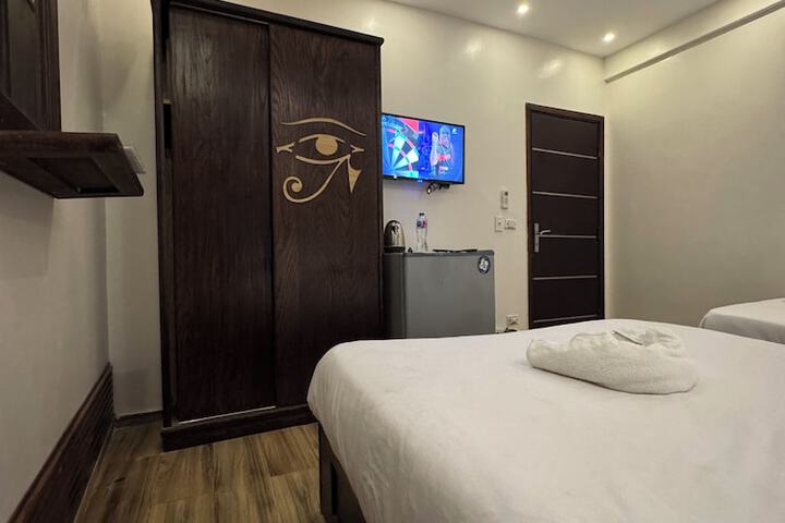 Room 51 of 112