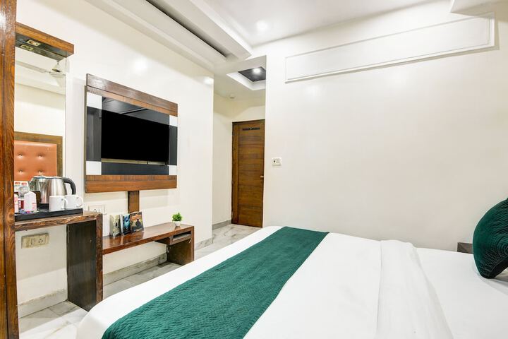 Room 3 of 24