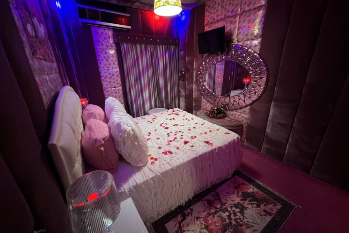 Room 27 of 96