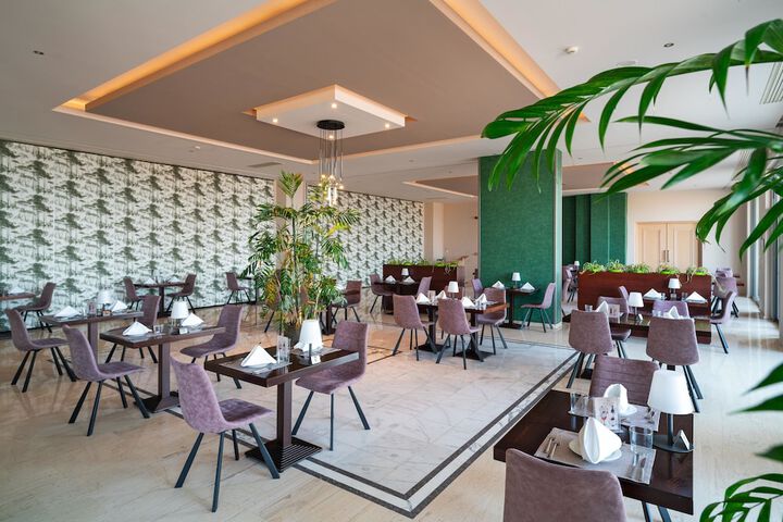 Dining 166 of 283