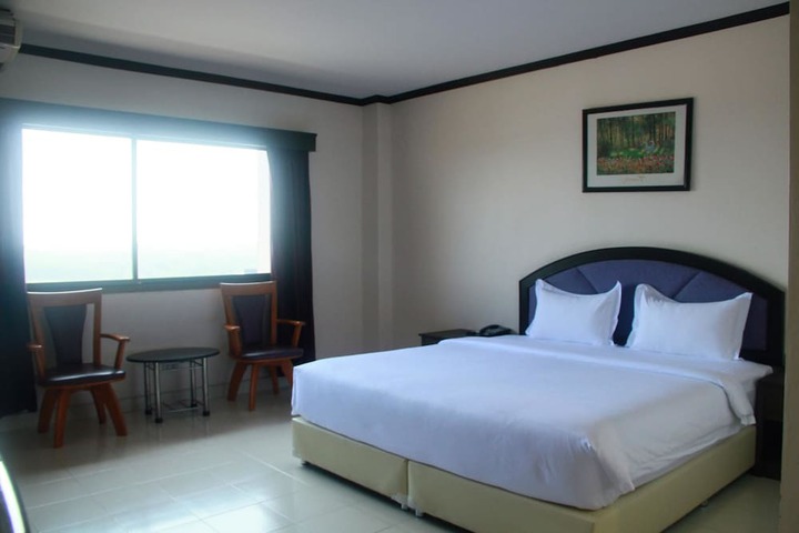 Room 14 of 16