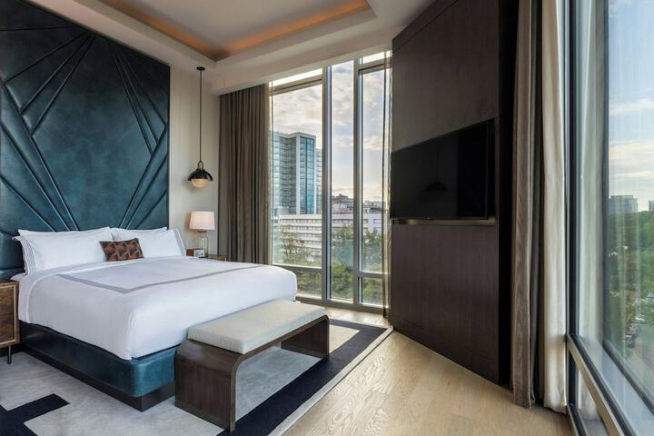 Room 35 of 94