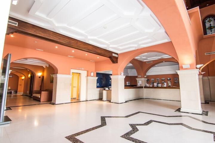 Check-in/check-out kiosk