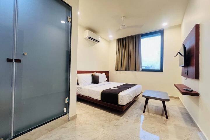 Room 17 of 27