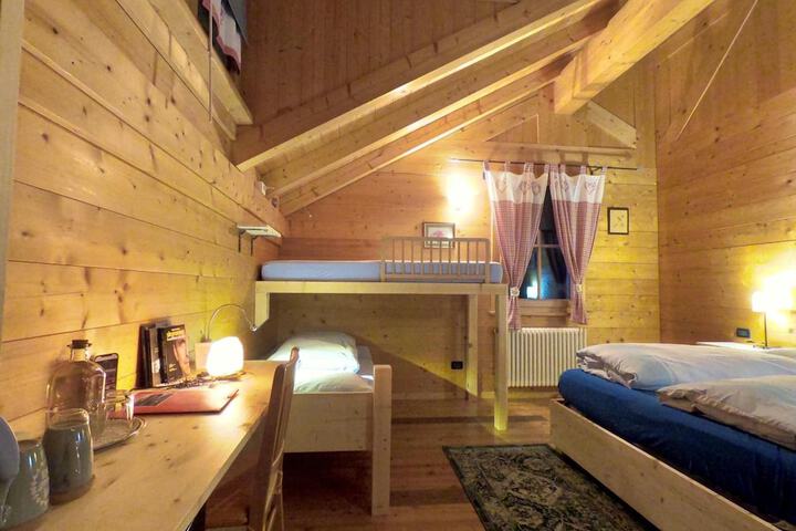 Room 13 of 52