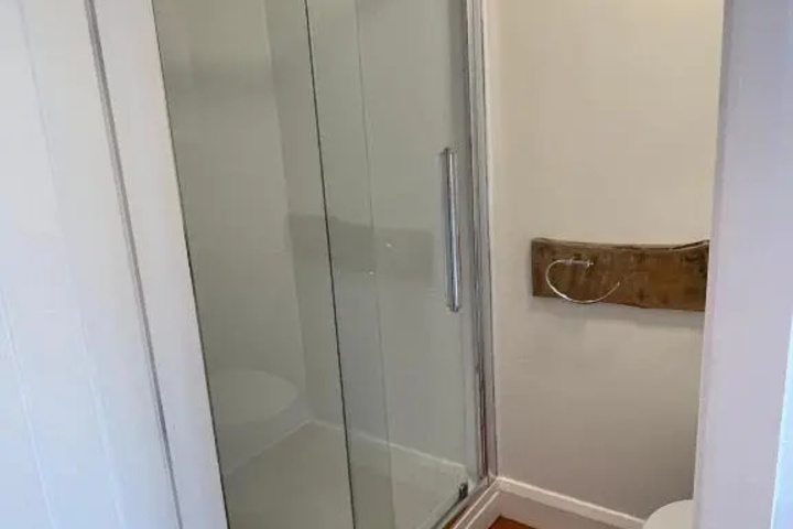Room 8 of 12
