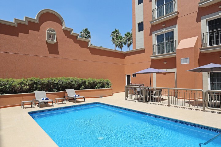 Hotel with Pool