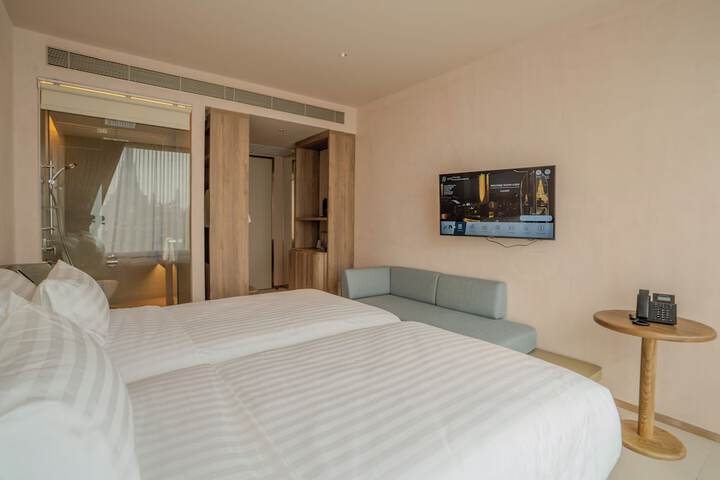 Room 42 of 151