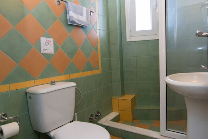 Room 85 of 103