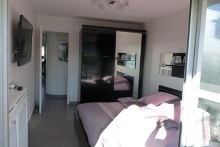 Room 18 of 37