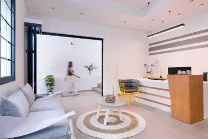 Room 6 of 23