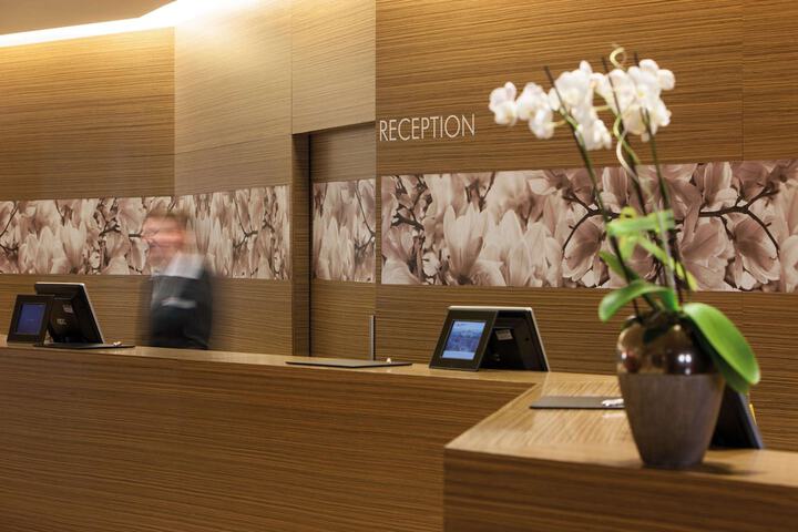 Entrance & Lobby