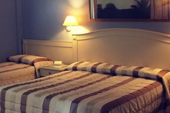Room 6 of 52
