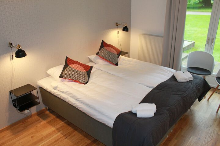 Room 3 of 68