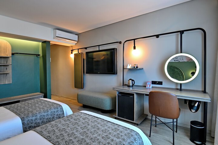 Room 5 of 30