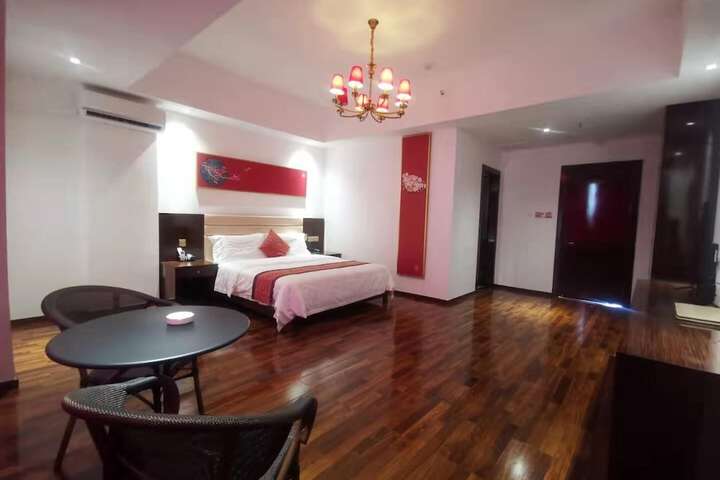 Room 6 of 20