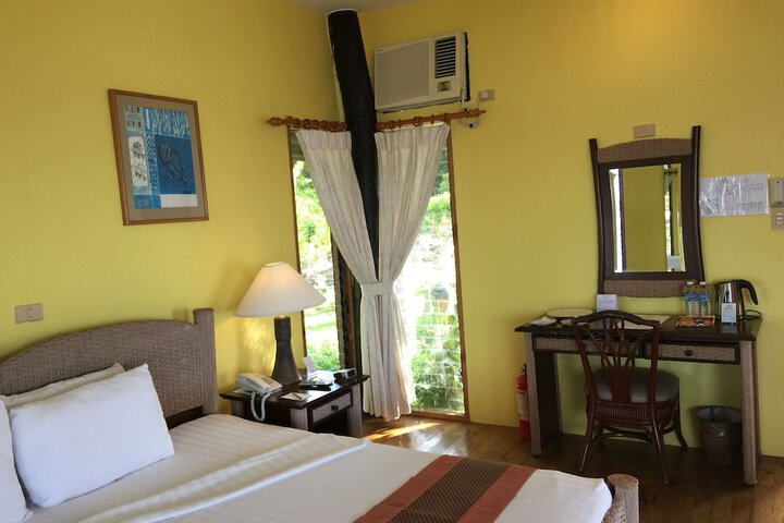 Room 10 of 80