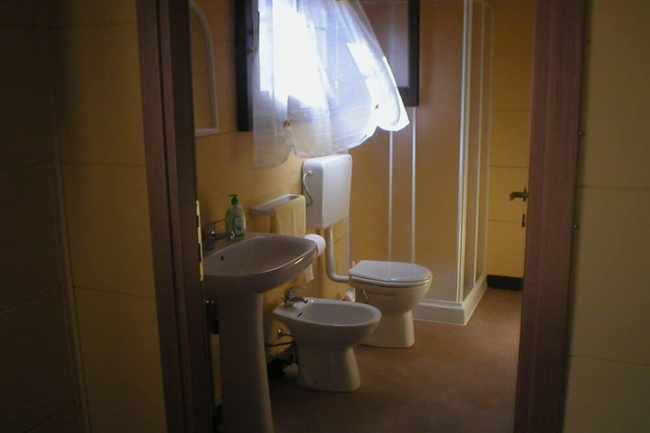Room 7 of 28