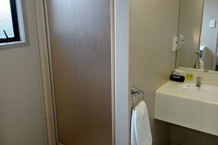 Room 68 of 95