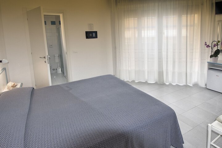 Room 13 of 41