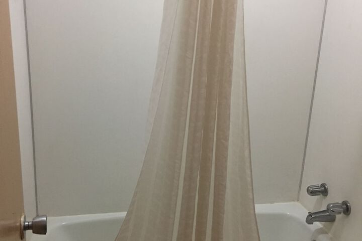 Room 4 of 20