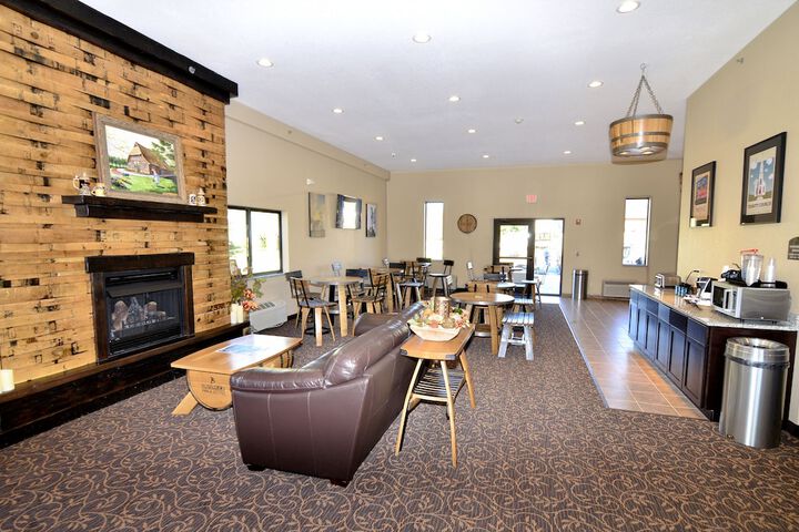 Hotel Interior 11 of 105