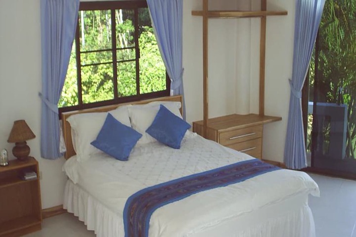 Room 3 of 44