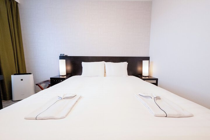 Room 16 of 125