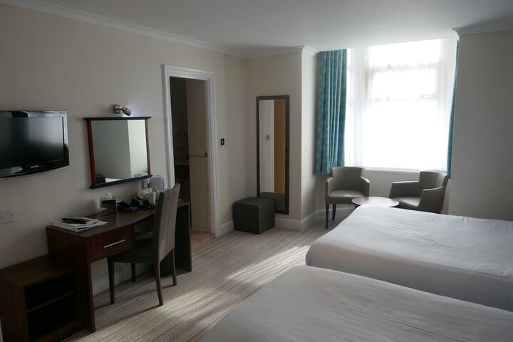 Room 16 of 112
