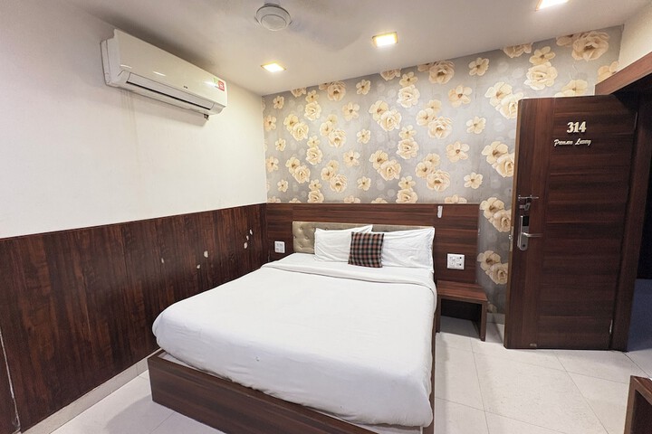 Room 2 of 11