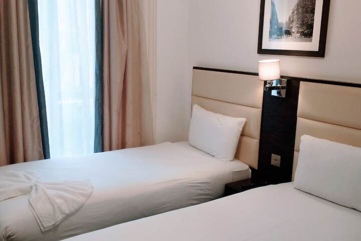 Room 12 of 79