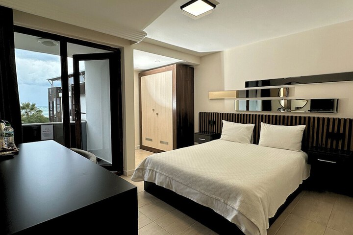Room 5 of 47