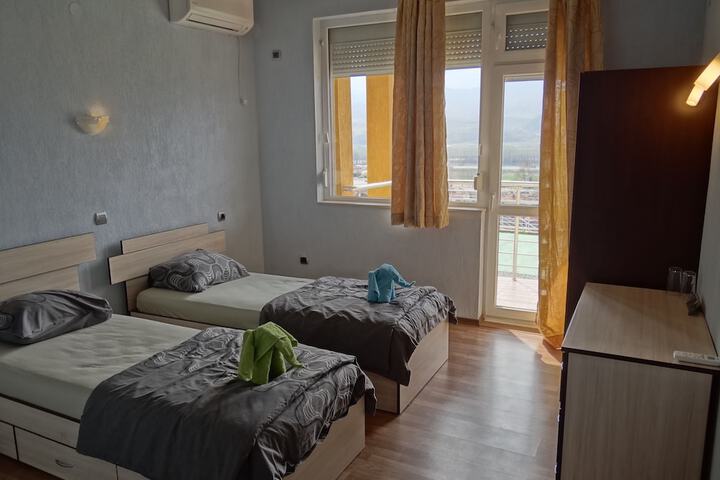 Room 14 of 21