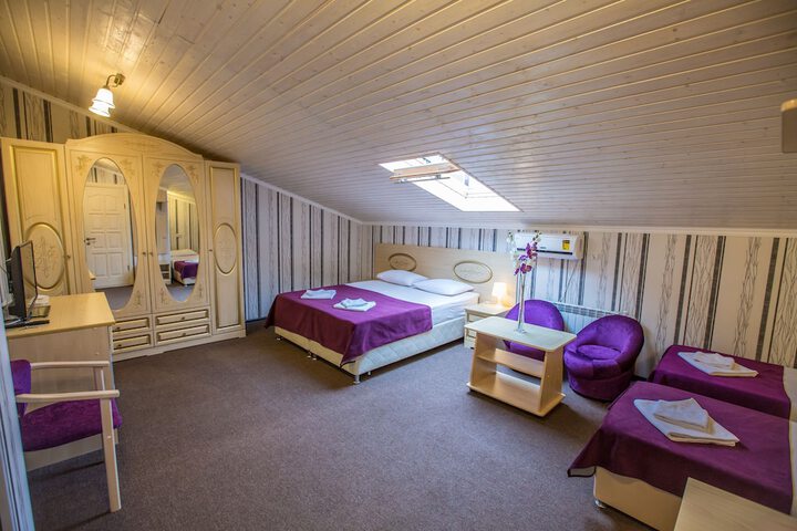 Room 8 of 64