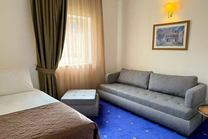 Room 8 of 53