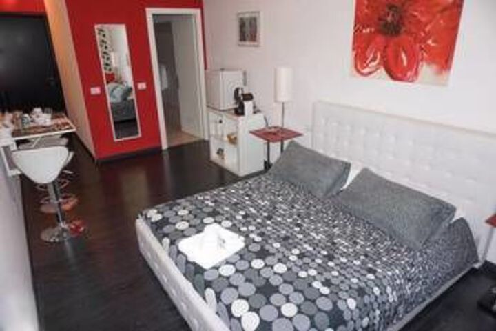 Room 12 of 24