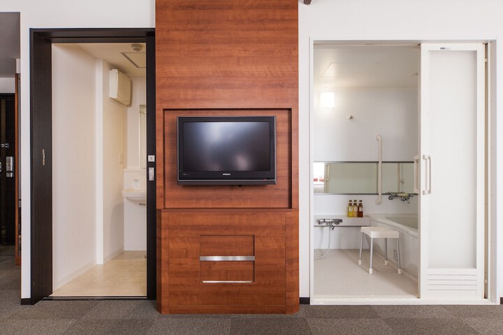 Room 15 of 53