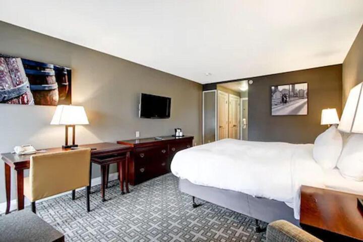 Room 56 of 83
