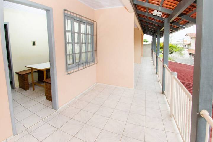 Room 4 of 16