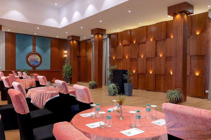 Ballroom/Hall 42 of 76