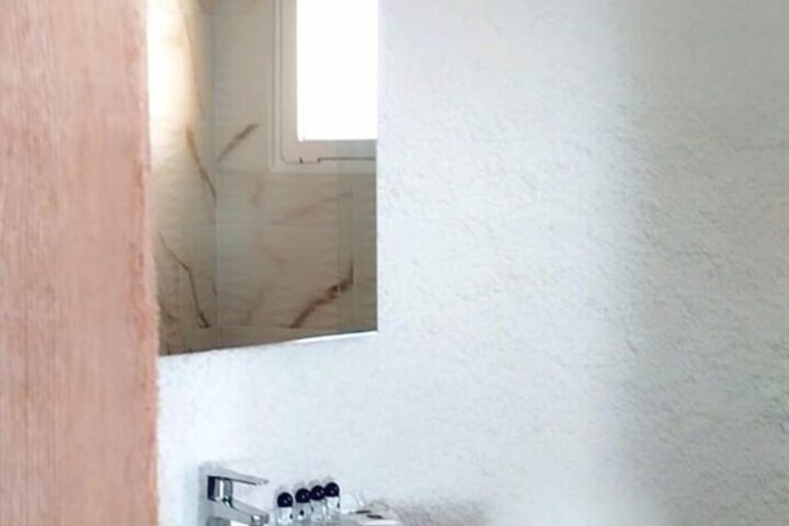 Room 42 of 120