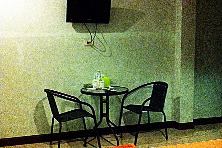 Room 4 of 5