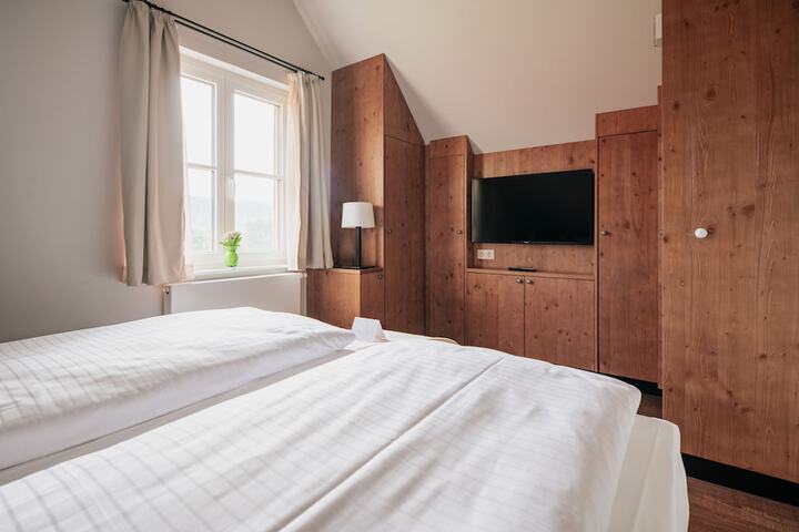 Room 7 of 49